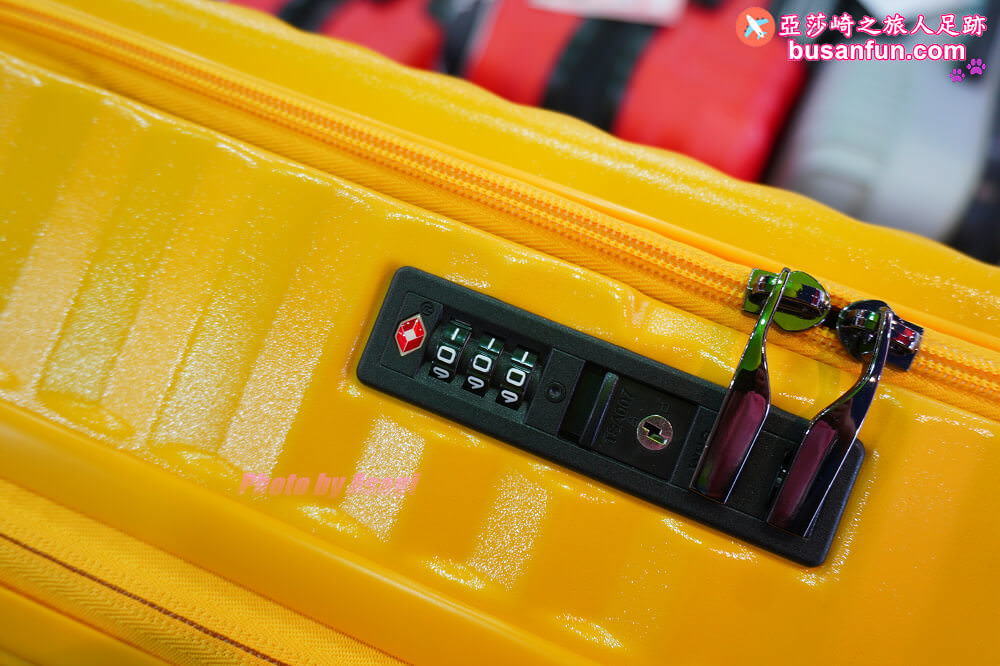 2023台中行李箱特賣會太平育賢路專業工廠直營最低990起一年保固終身保修