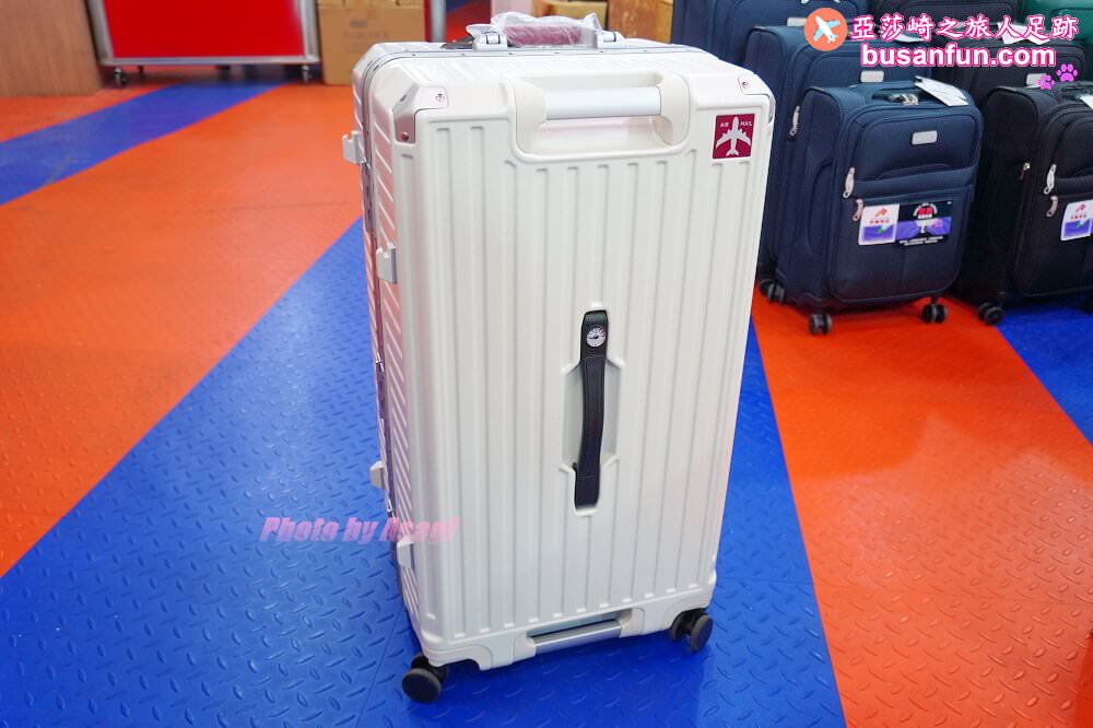 2023台中行李箱特賣會太平育賢路專業工廠直營最低990起一年保固終身保修