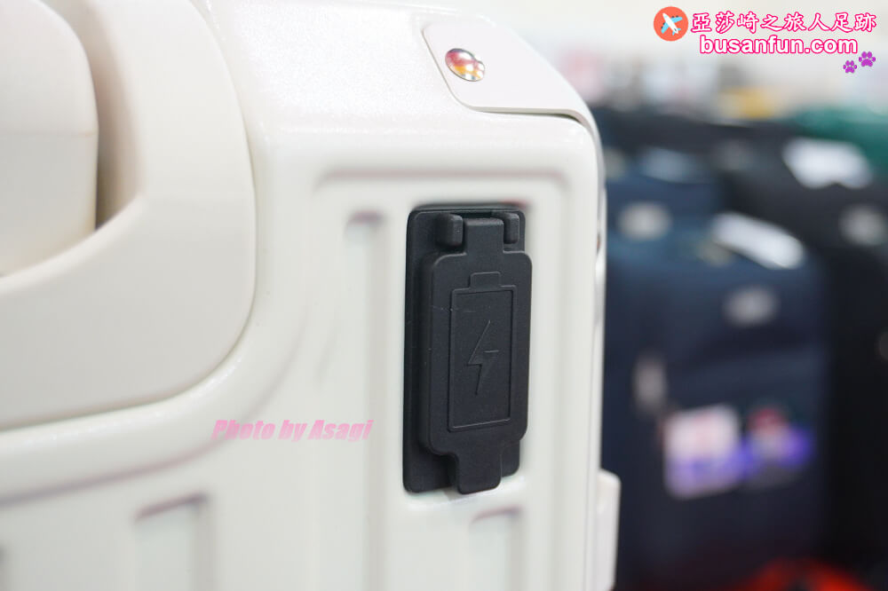 2023台中行李箱特賣會太平育賢路專業工廠直營最低990起一年保固終身保修