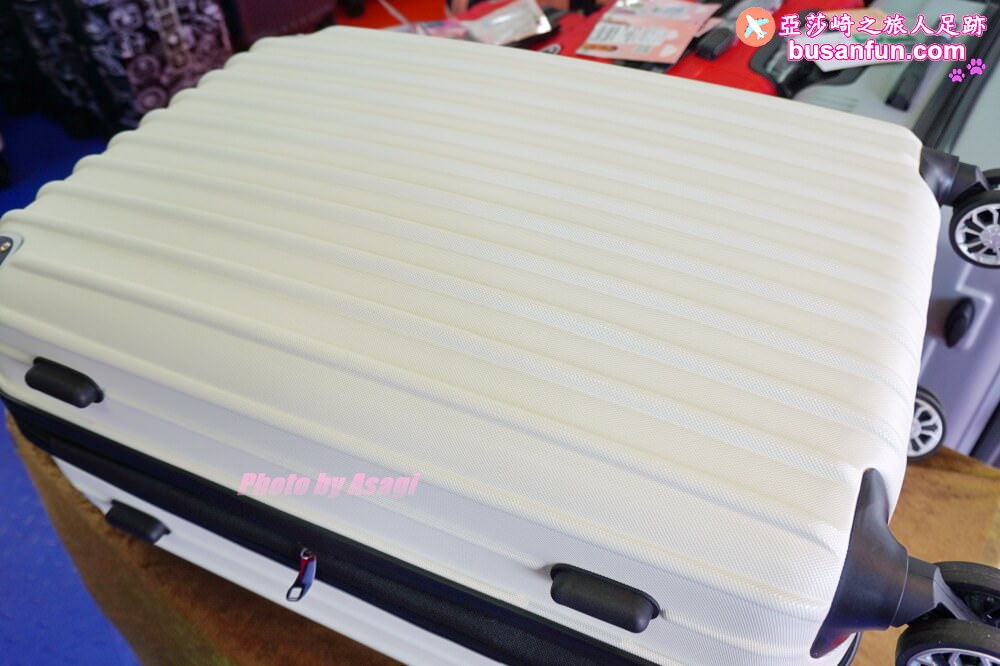 2023台中行李箱特賣會太平育賢路專業工廠直營最低990起一年保固終身保修