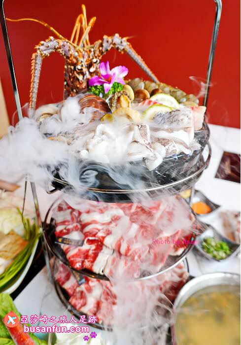 嗑肉石鍋台中烏日店精緻肉品肥美海鮮還有蔬食自助吧吃到飽，火鍋食慾瞬間拉滿