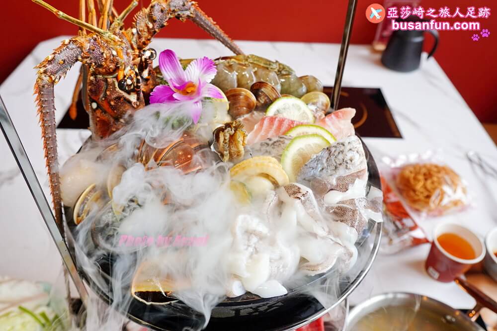 嗑肉石鍋台中烏日店精緻肉品肥美海鮮還有蔬食自助吧吃到飽，火鍋食慾瞬間拉滿