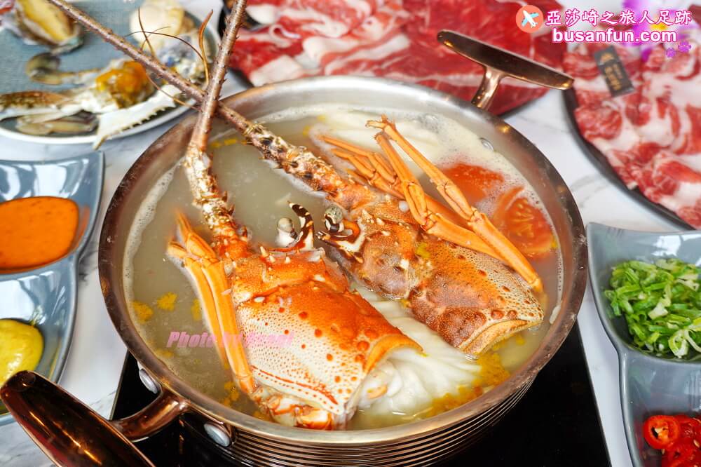 嗑肉石鍋台中烏日店精緻肉品肥美海鮮還有蔬食自助吧吃到飽，火鍋食慾瞬間拉滿