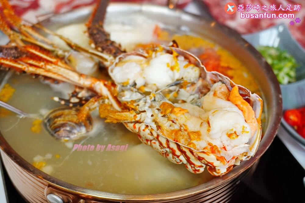 嗑肉石鍋台中烏日店精緻肉品肥美海鮮還有蔬食自助吧吃到飽，火鍋食慾瞬間拉滿