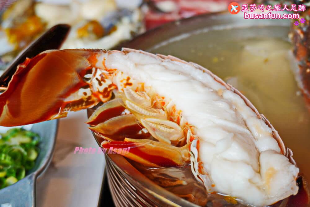 嗑肉石鍋台中烏日店精緻肉品肥美海鮮還有蔬食自助吧吃到飽，火鍋食慾瞬間拉滿