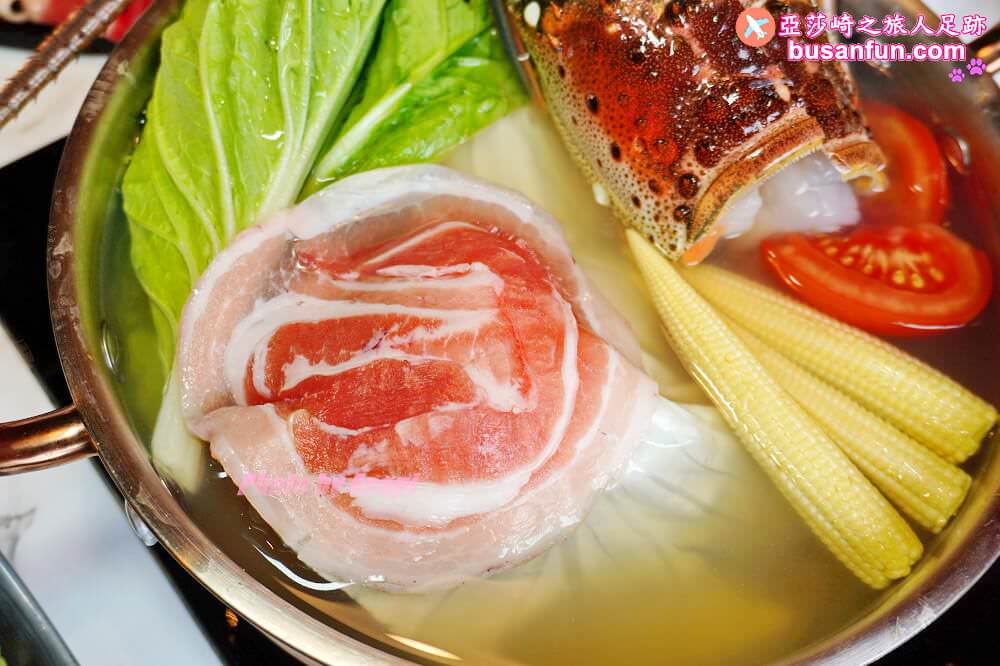 嗑肉石鍋台中烏日店精緻肉品肥美海鮮還有蔬食自助吧吃到飽，火鍋食慾瞬間拉滿
