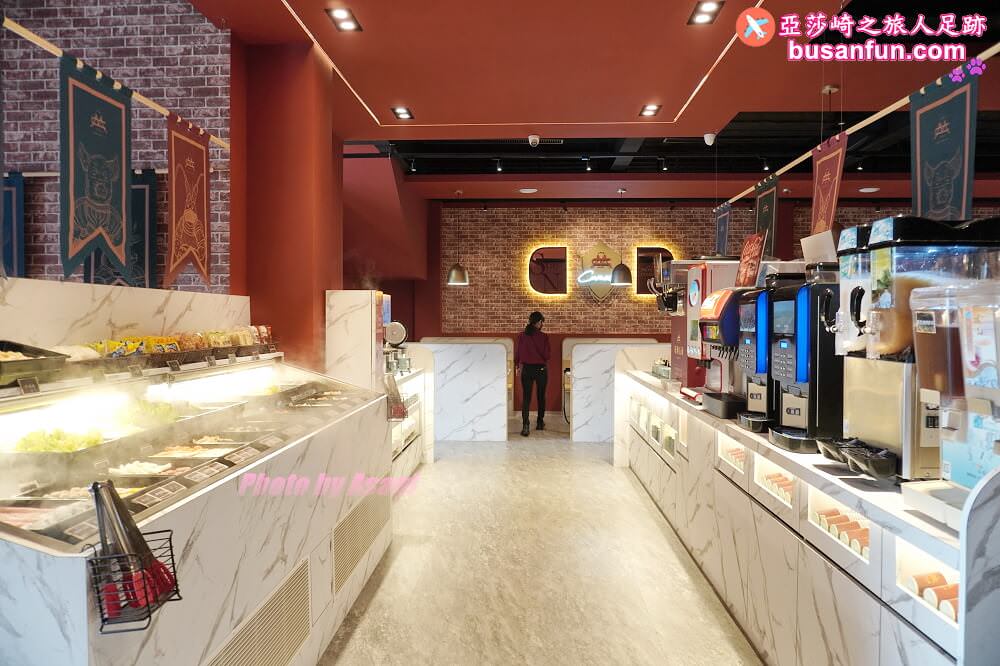 嗑肉石鍋台中烏日店精緻肉品肥美海鮮還有蔬食自助吧吃到飽，火鍋食慾瞬間拉滿