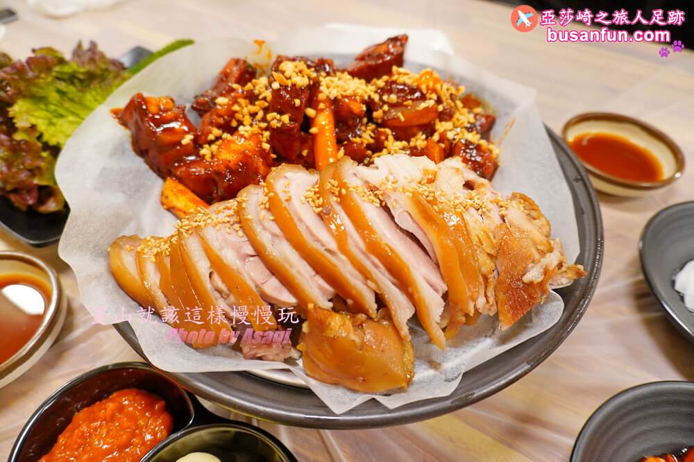 釜山豬腳推薦｜南浦站影島超美味半半豬腳還有胡椒豬骨湯喝到飽｜漢方王豬腳한방왕족발