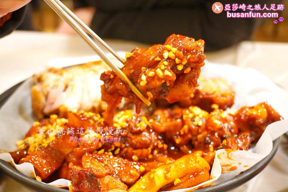 釜山豬腳推薦｜南浦站影島超美味半半豬腳還有胡椒豬骨湯喝到飽｜漢方王豬腳한방왕족발