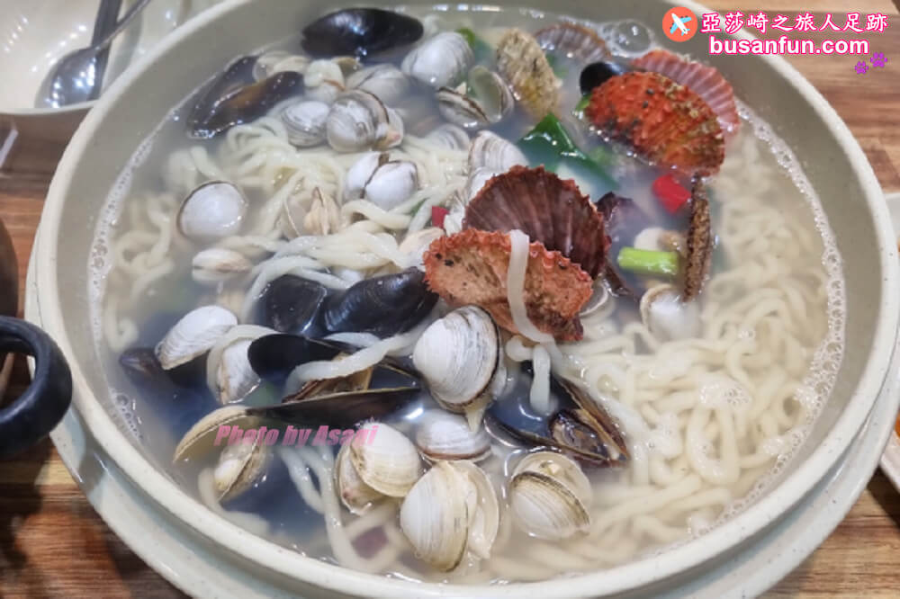 釜山海雲台市場內必吃海雲台31公分海鮮刀削麵湯美味鮮