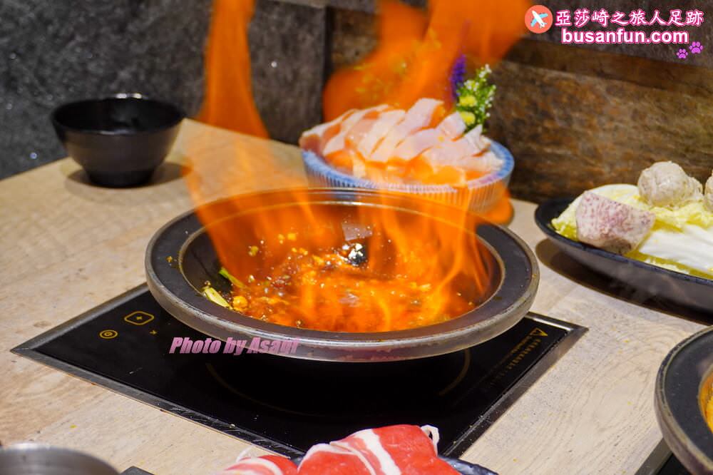 【狂一鍋新莊八德店】全台最大火鍋集團肉多多火鍋新品牌狂一鍋超人氣名店來新莊八德插旗｜酷炫香辣火焰鍋全新上桌