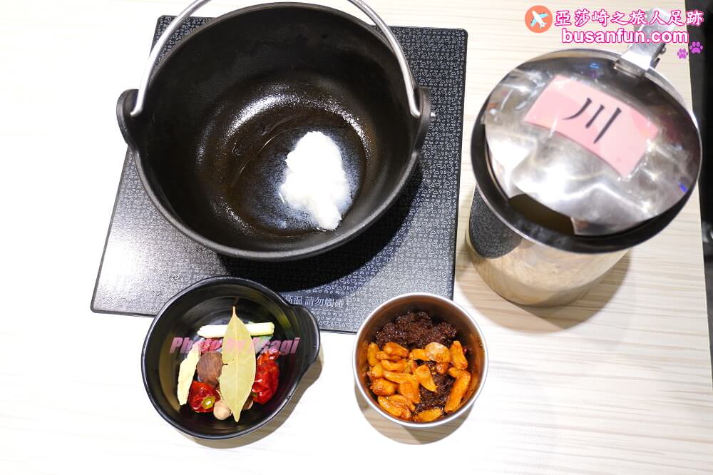 最潮火鍋品牌【肉多多火鍋台中太平店】三人行必有麻辣吃 - 第22張圖 最潮火鍋品牌【肉多多火鍋台中太平店】三人行必有麻辣吃