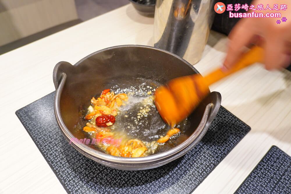 最潮火鍋品牌【肉多多火鍋台中太平店】三人行必有麻辣吃 - 第35張圖 最潮火鍋品牌【肉多多火鍋台中太平店】三人行必有麻辣吃