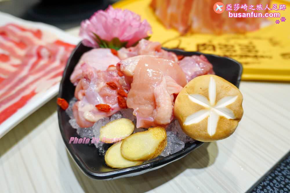 最潮火鍋品牌【肉多多火鍋台中太平店】三人行必有麻辣吃 - 第45張圖 最潮火鍋品牌【肉多多火鍋台中太平店】三人行必有麻辣吃