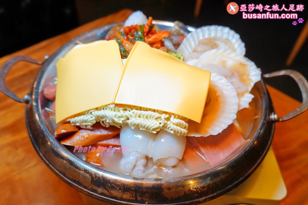 最潮韓鍋林口最強【辛韓道林口昕境店】韓式海鮮部隊鍋、人蔘雞、小菜無限續加超可以 - 第9張圖 最潮韓鍋林口最強【辛韓道林口昕境店】韓式海鮮部隊鍋、人蔘雞、小菜無限續加超可以