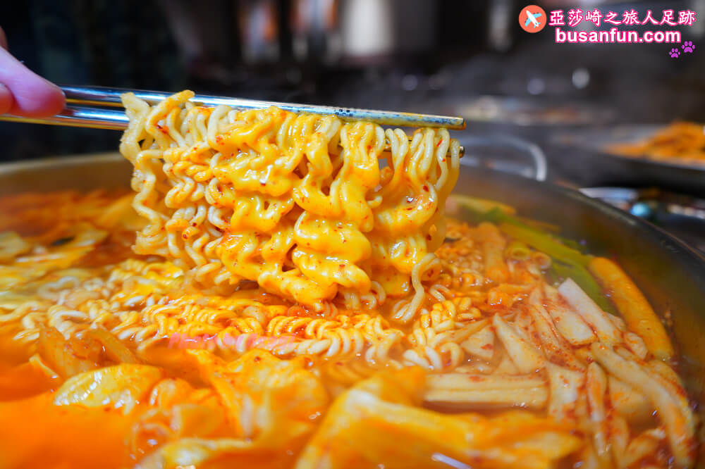 台北西門町韓式料理餐廳 阿豬媽韓式烤腸專門店-西門店