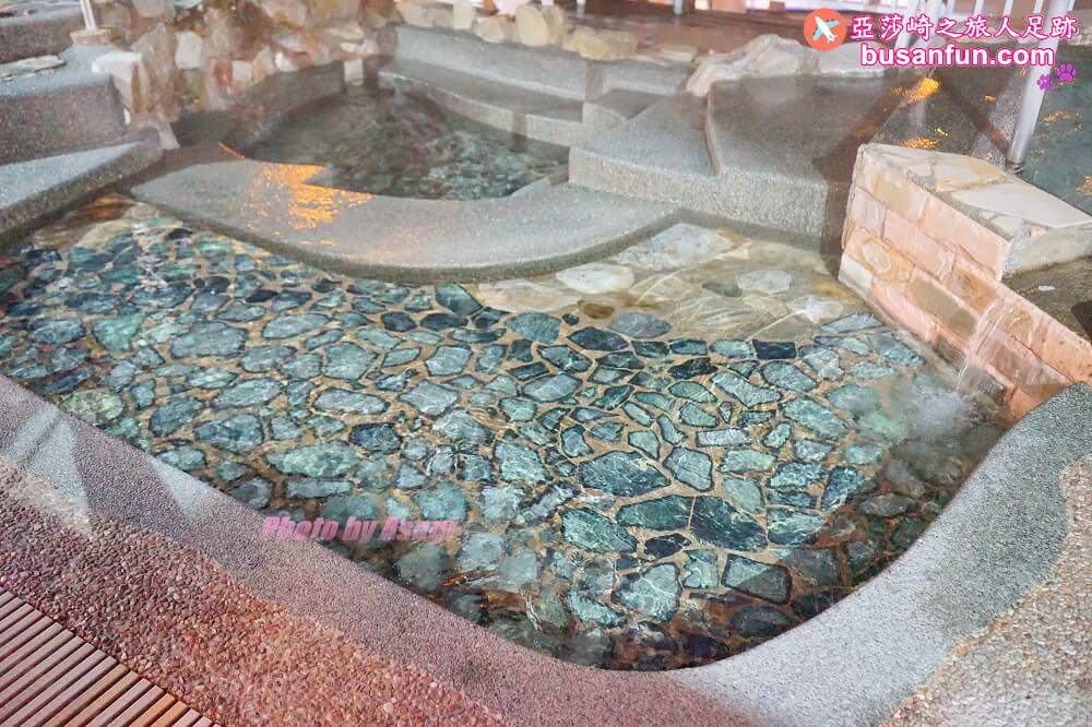 谷關住宿推薦｜麗池山水溫泉會館地中海度假飯店房間泡湯池超大還有露天大眾池
