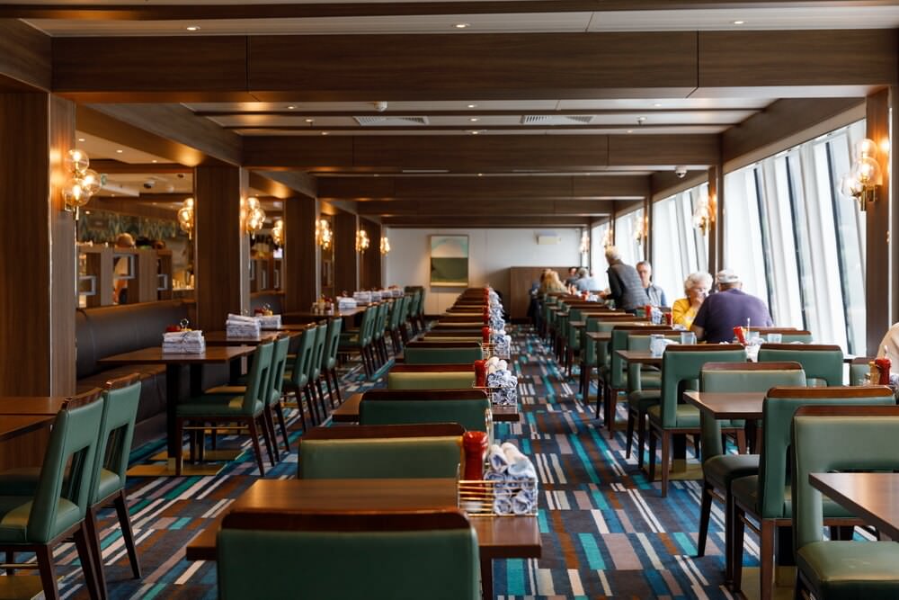 雄獅旅遊挪威郵輪奮進號－夏季暑假親子精選，基隆出發台灣首航指定航程同房第三、四人0元