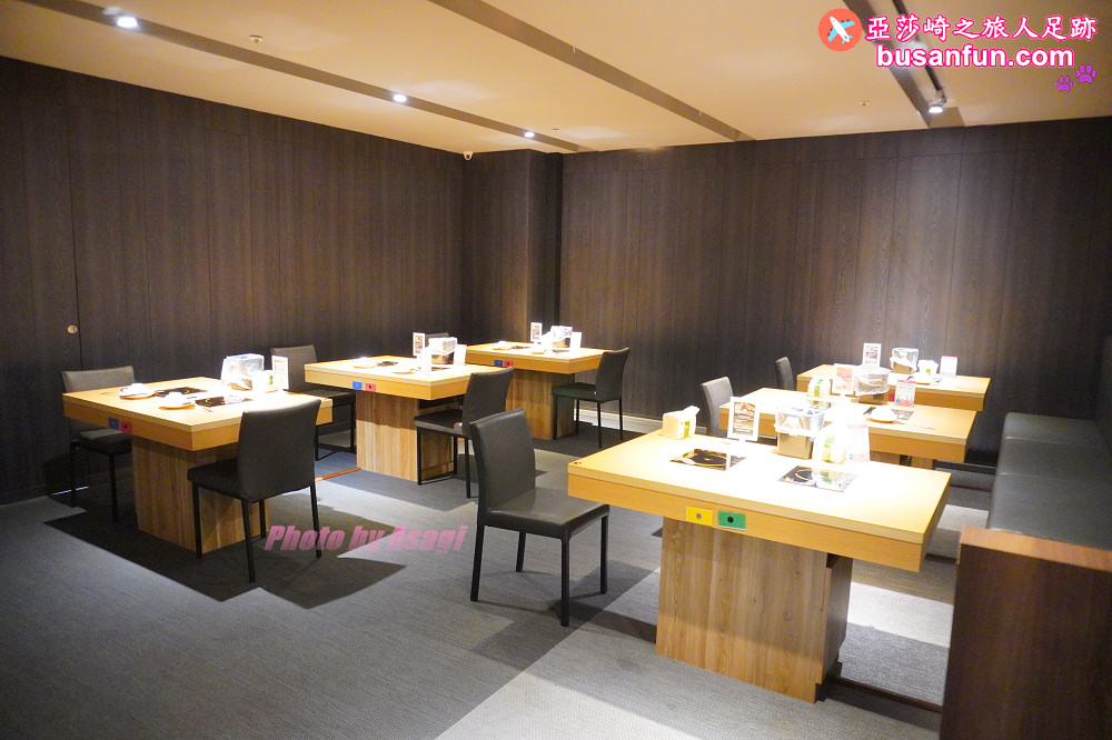 火鍋第一品牌「樂多多集團」旗下，最狂排隊名店來桃園南崁開了。桌邊爆炒湯頭香氣滿分還有蔬食飲料冰品吃到飽！