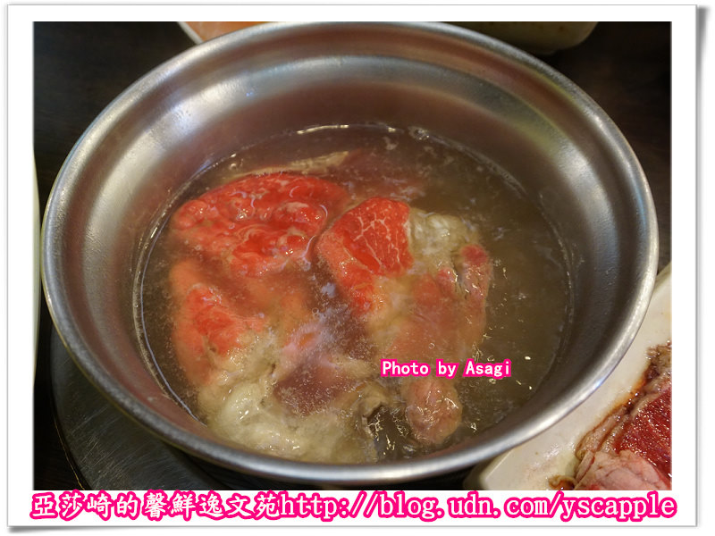 【鍋饕精緻涮涮鍋】紅酒牛肉鍋酒香迷人頂級和牛肉質嫩到想尖叫